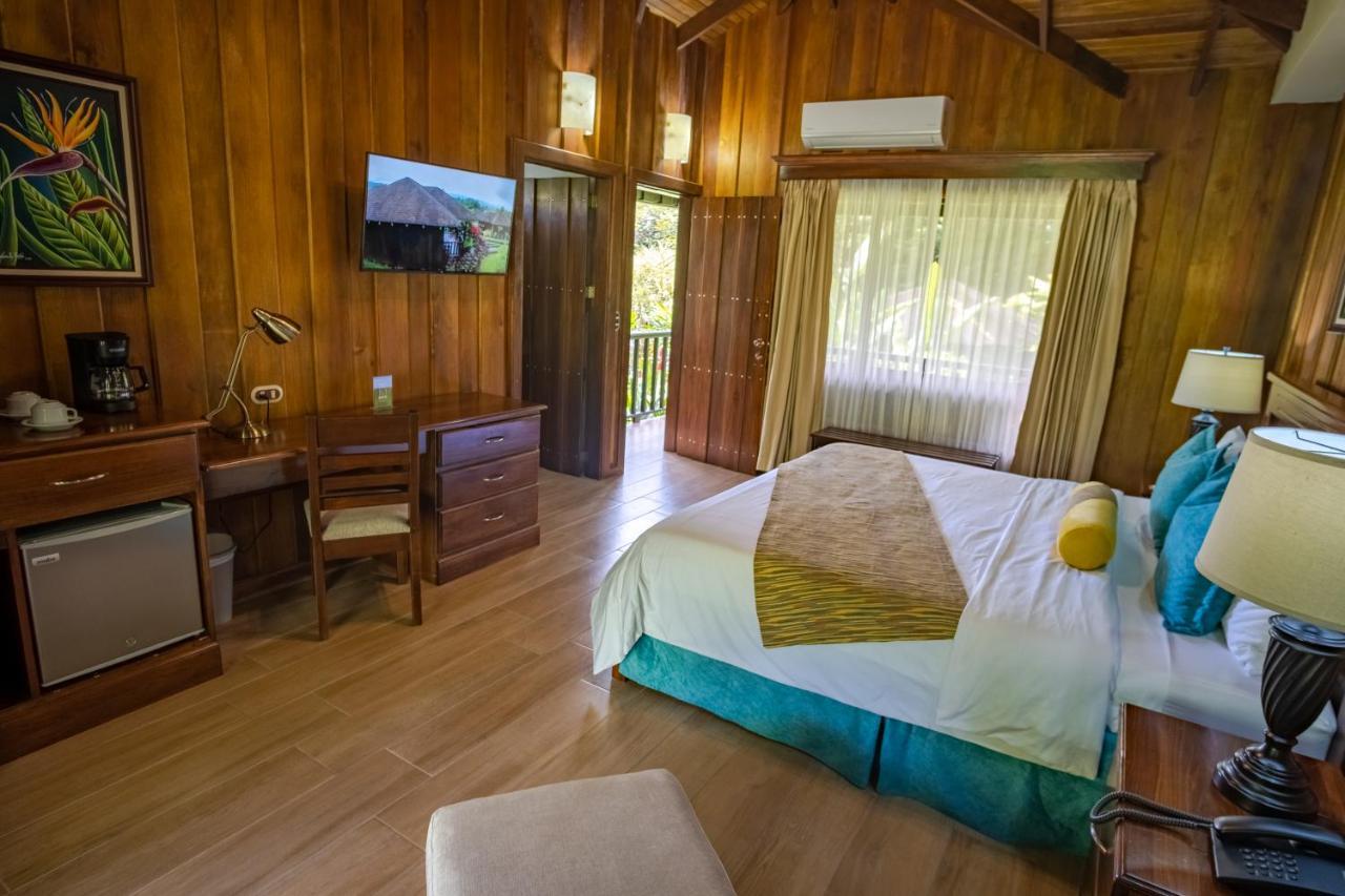 Hotel Lomas Del Volcan La Fortuna ภายนอก รูปภาพ