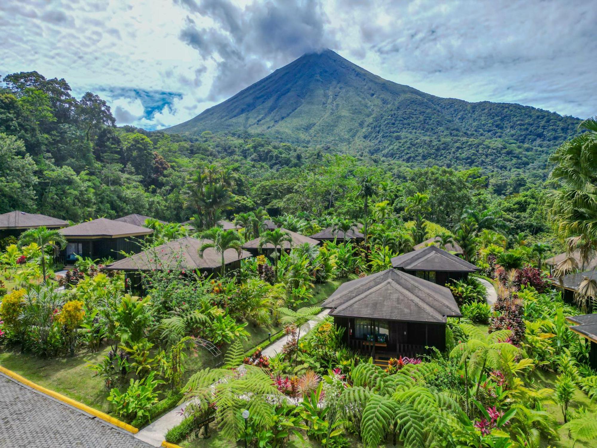 Hotel Lomas Del Volcan La Fortuna ภายนอก รูปภาพ